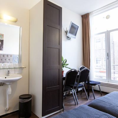 基本四人間 - 帶共用浴室 昆汀抵達酒店優惠