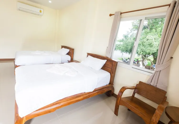 ห้องดีลักซ์ เตียงใหญ่ 1 เตียง