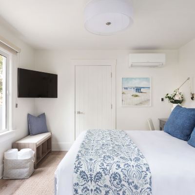 Standard Queen Room-Downstairs Hideaway Santa Barbara, A Kirkwood Collection Property Promo Code