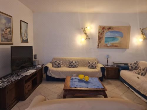 Giardini di FraicuTwo-Bedroom Apartment-Basement