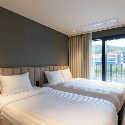 [Tasty Morning Pkg]Suite(Kitchen/View Free/1Double,2Singles) - Breakfast Buffet for 2 Included 소노벨 경주(구 대명리조트 경주) 쿠폰