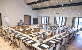 Hotel Breitenburg - Housity