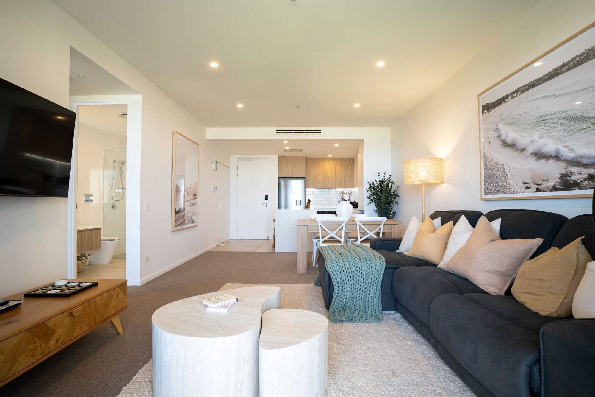 带海景的两卧室公寓