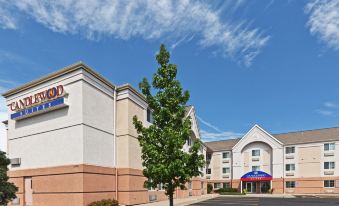 Sonesta Simply Suites Wichita Airport