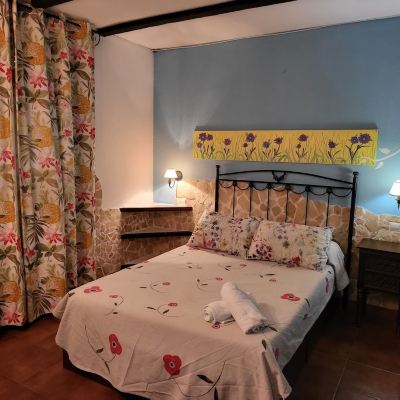 Standard Room, 1 Queen Bed