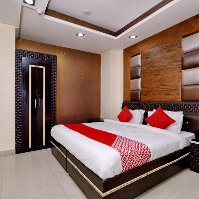 Deluxe Double or Twin Room, 1 King Bed