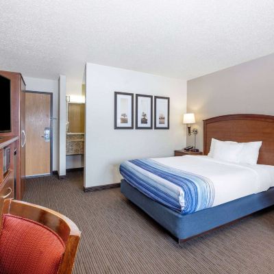 King Room-Non-Smoking AmericInn by Wyndham Dickinson Promo Code