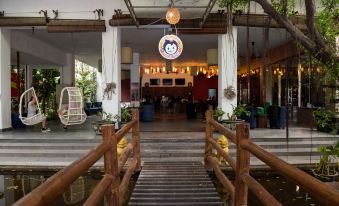 MAD Monkey Hostel Phnom Penh