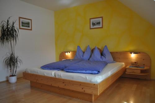 带阳台的两卧室公寓