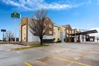 La Quinta Inn & Suites by Wyndham Emporia Hotels in 