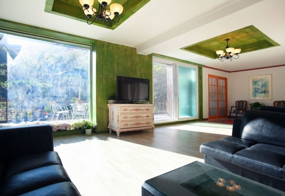 私人别墅房屋（Jeongseon Villa （Hwaam Villa） Private House）