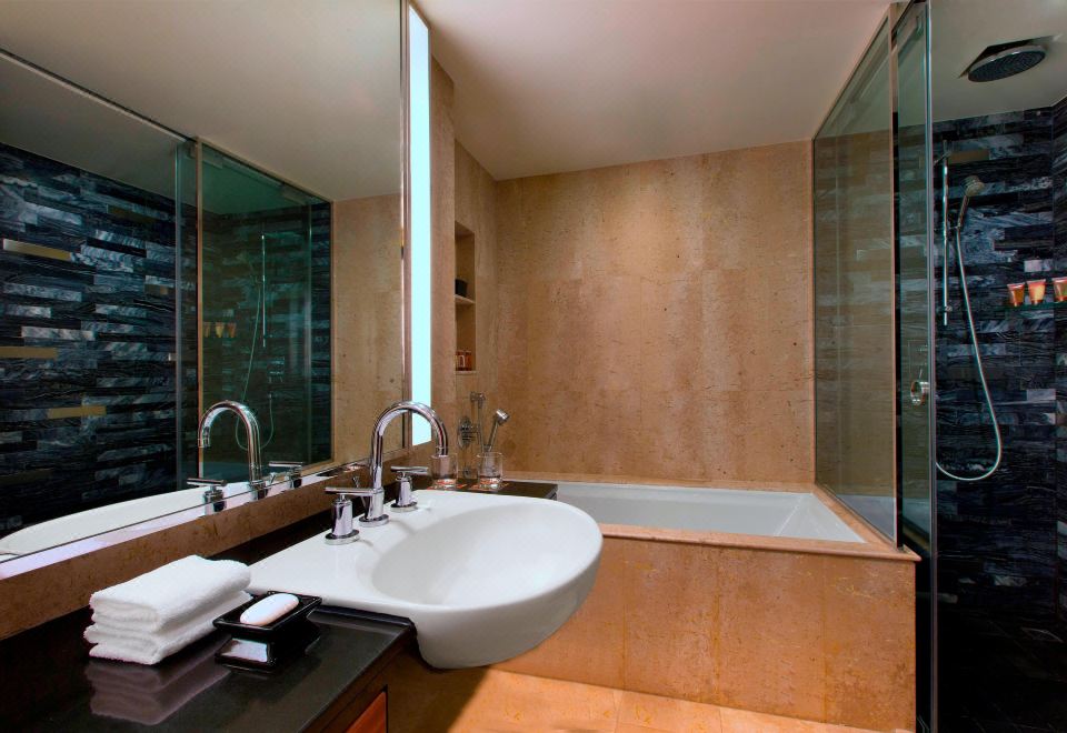 Royal Orchid Sheraton Hotel & TowersFamily King Suite