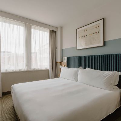 One Room Suite with Kitchenette Club Quarters Hotel, St. Paul's Promo Code