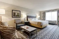 Holiday Inn Express & Suites WARWICK-PROVIDENCE (AIRPORT) by IHG Отели в г. 