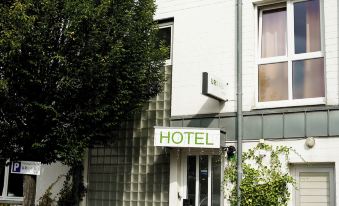 Urraum Hotel Former Dreamhouse - Rent a Room - Housity