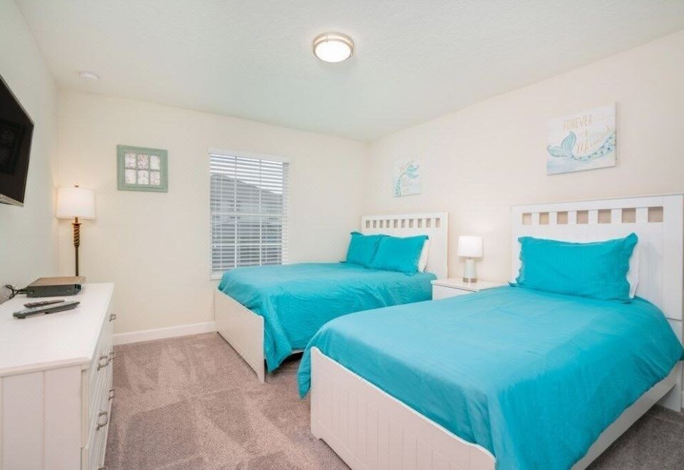 1566Plunker TownhouseFour-Bedroom Townhouse