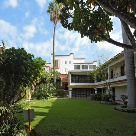 Hotel Posada Quinta Las Flores Отели в г. Куэрнавака