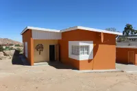 Orange House Self Catering Hotele w: 