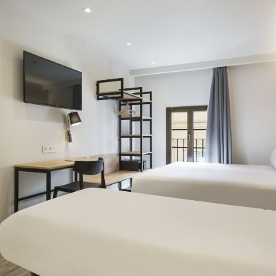 Triple Room Acta BCN 40 Promo Code
