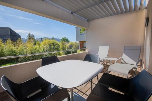 带露台一室公寓