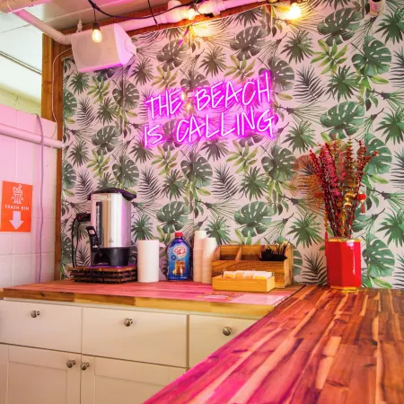 Waikiki Beachside Hostel