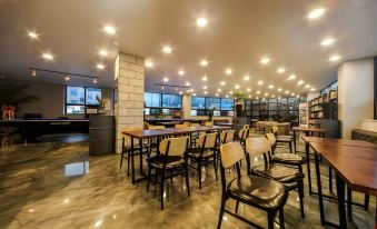 Dinos Hotel - Housity