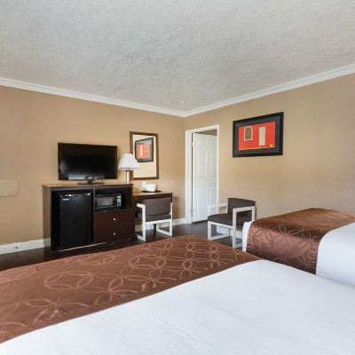 2 Queen Beds, Deluxe Room, Non-Smoking Americas Best Value Inn & Suites Anaheim Promo Code