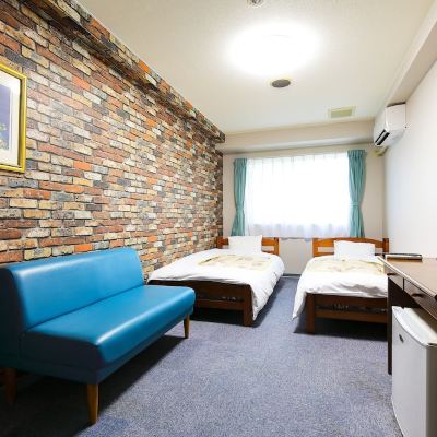 Standard Twin Room With Shared Bathroom-Non-Smoking