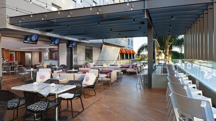 イ セントラル ホテル ダウンタウン ロサンゼルス 食事・レストラン