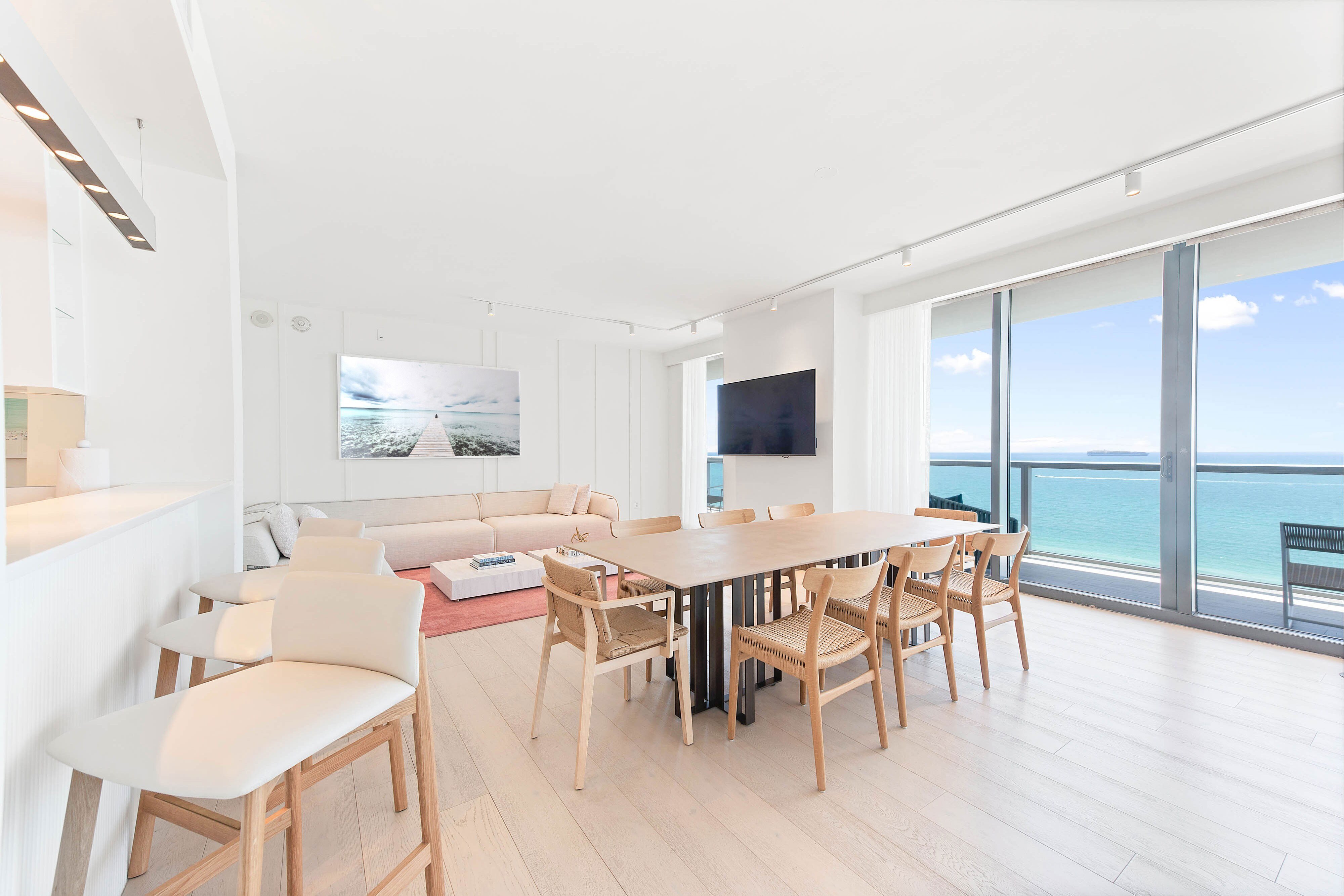 奢华海滨3.5卧室套房，高楼层，阳台