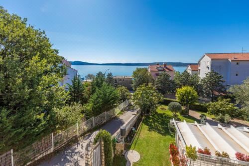 带露台一室公寓