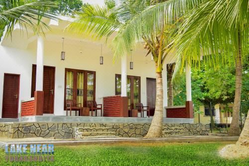 带湖景的双人间