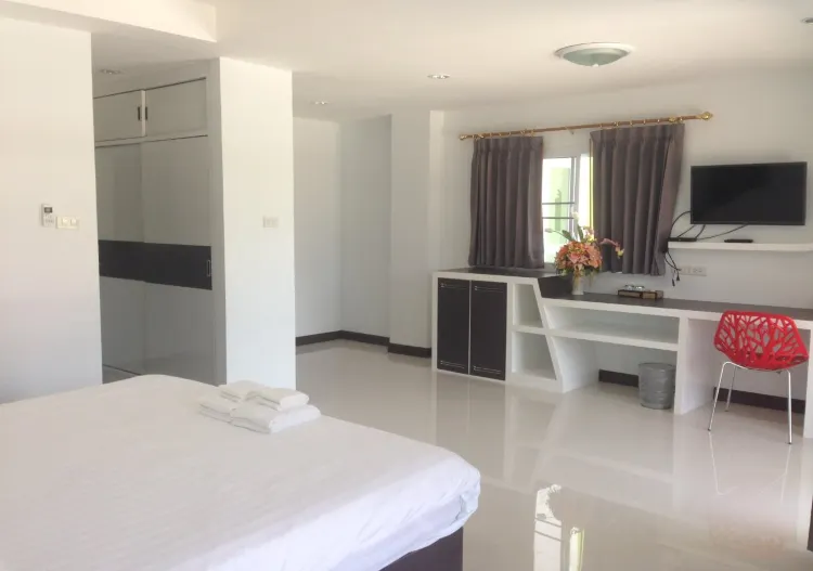 ห้องดีลักซ์ เตียงใหญ่ 1 เตียง