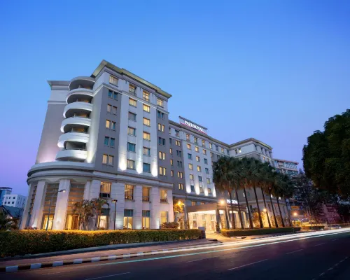 โรงแรมพาร์ครอยัล ย่างกุ้ง โรงแรมในย่างกุ้ง
