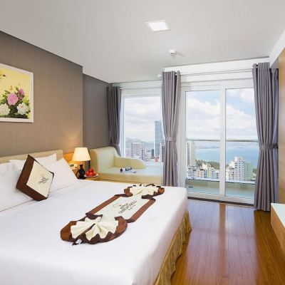 Deluxe Sea View Suite with Balcony Non smoking