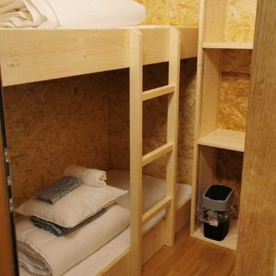 Basic Quadruple 2 Twin Bunk Bed Room