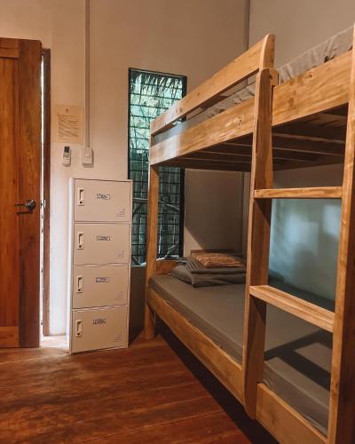 8床混合宿舍（床位）