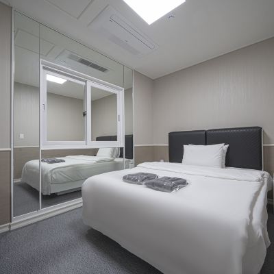 the One Family Type A-Pets Allowed (Whirlpool, 2 Bed, Electric Vehicle Charge Available in All Room) Miryang the One Self Check-in Hotel 쿠폰