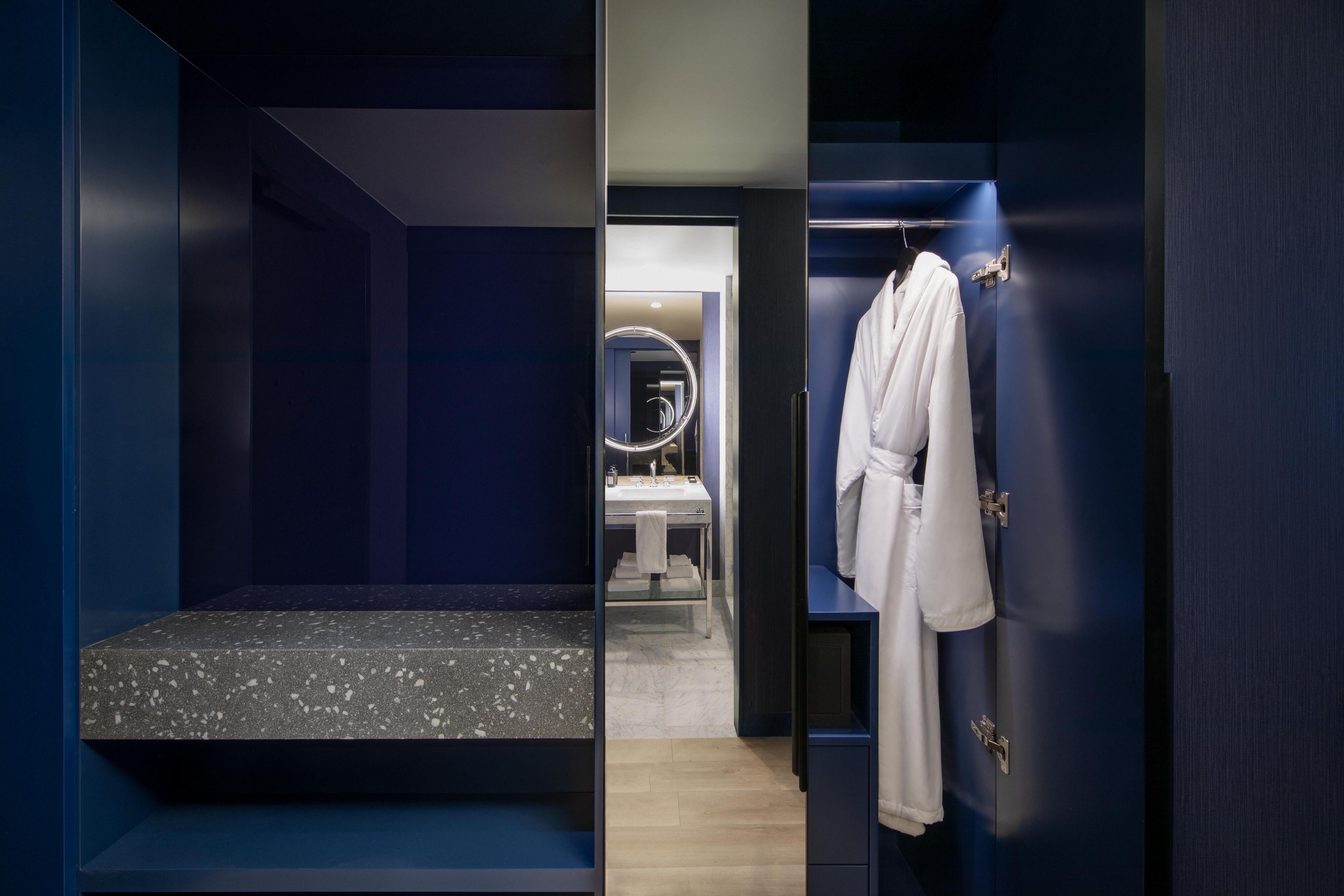 W Hollywood城景绝妙特大床房