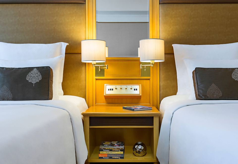 Renaissance Riverside Hotel SaigonR Club Twin Room