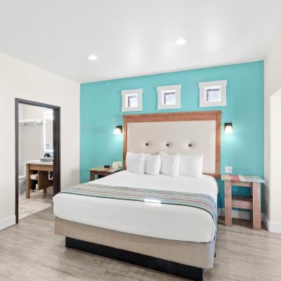 Family Suite, 3 Bedrooms, Pool Access Bluff Dwellings Resort Promo Code