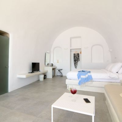 Family Suite with Caldera View and Private Jacuzzi On the Cliff Promo Code