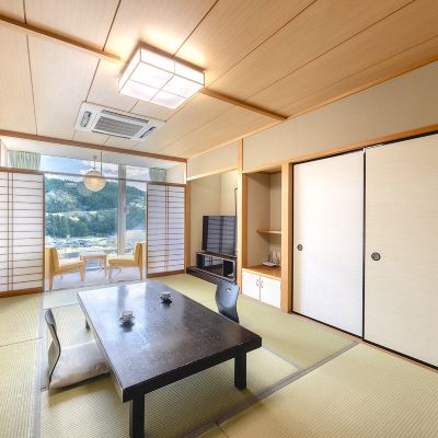 Main Building Regular Floor Standard Japanese-Style Room With Mountain View 神通峡春日温泉　ゆ～とりあ越中 クーポン