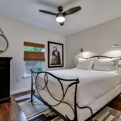 Luxury Two-Bedroom House The Eastside Lodge Austin Promo Code