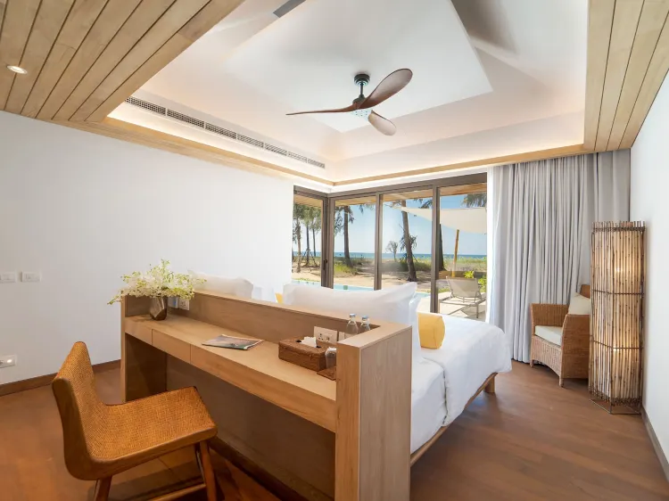 วิลล่าห้องนอนสามห้องแบบลักซ์ชัวรีพร้อมวิวทะเล