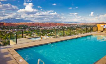 Inn On The Cliff - Housity