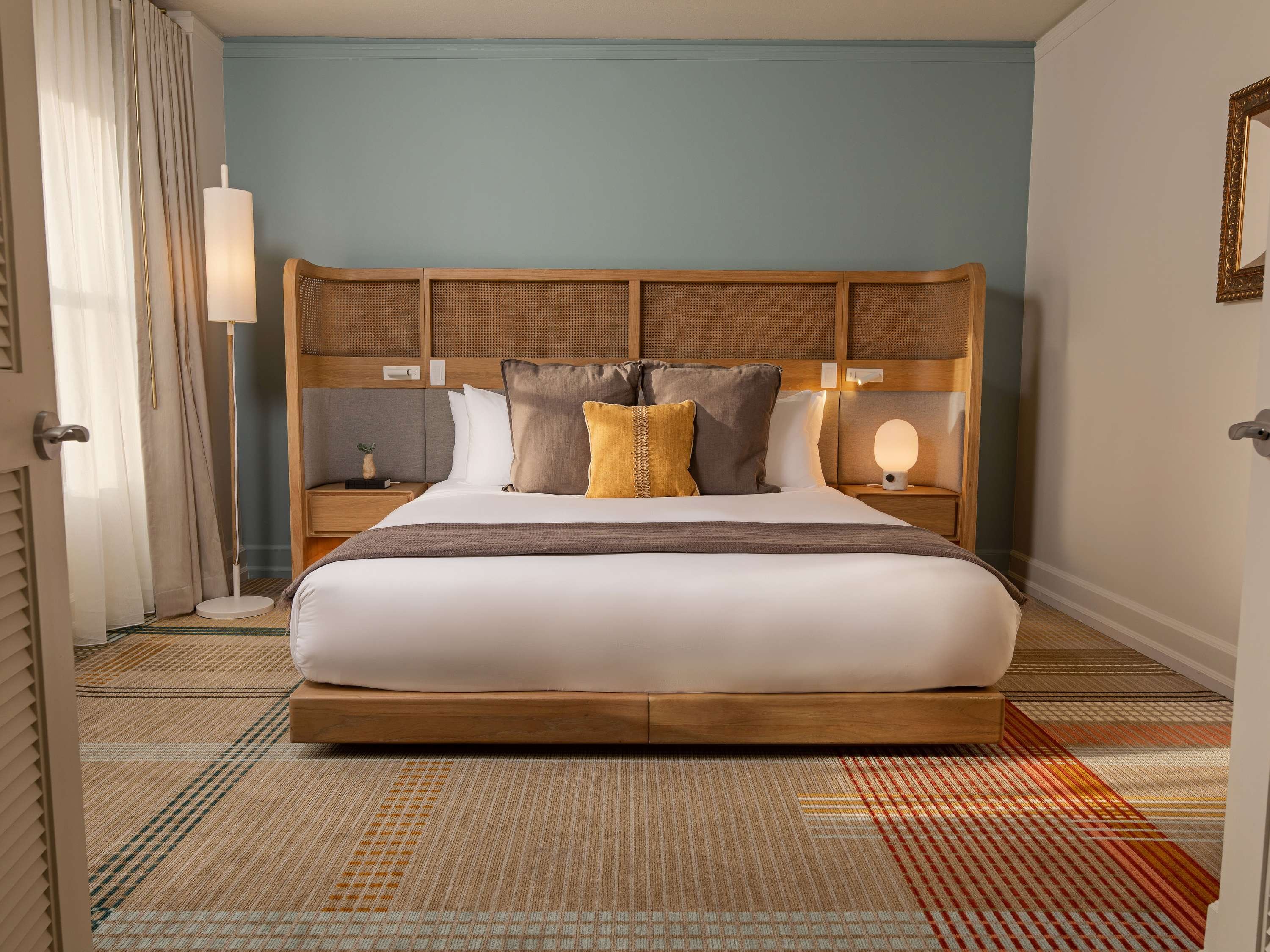 尊贵转角一卧室套房