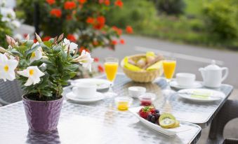 Hotel Emmerich - Housity