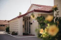 Hospitality Carnarvon, SureStay Collection by Best Western Hotels in 