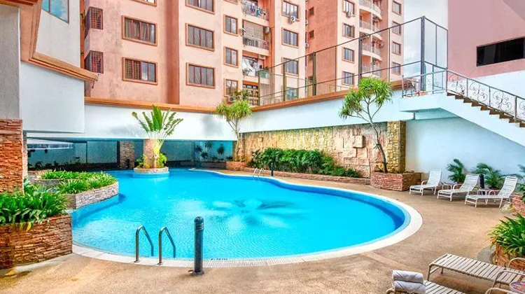 ザ グランド レナイ コタ バル 外観